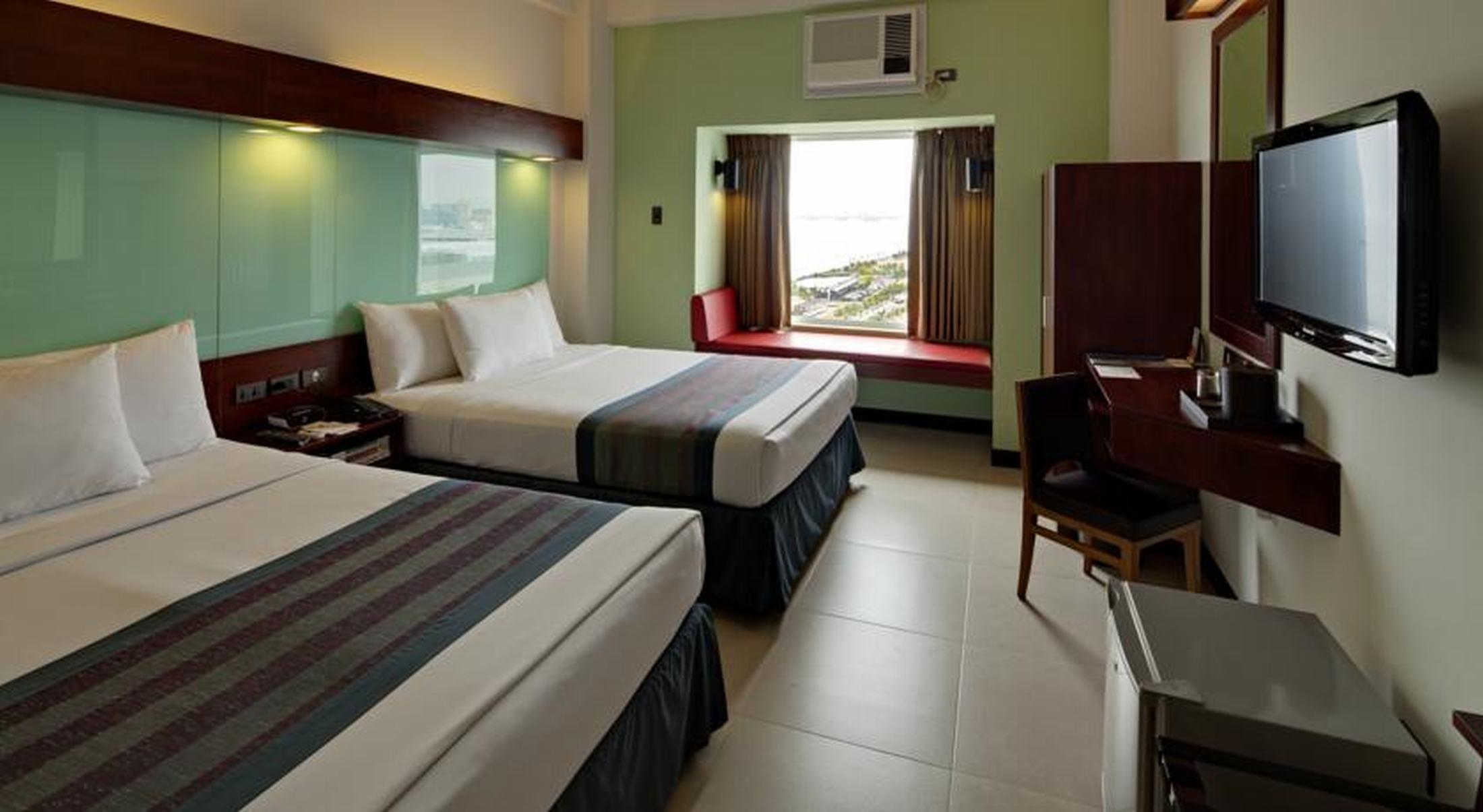 Microtel By Wyndham Mall Of Asia Pasay Exteriör bild