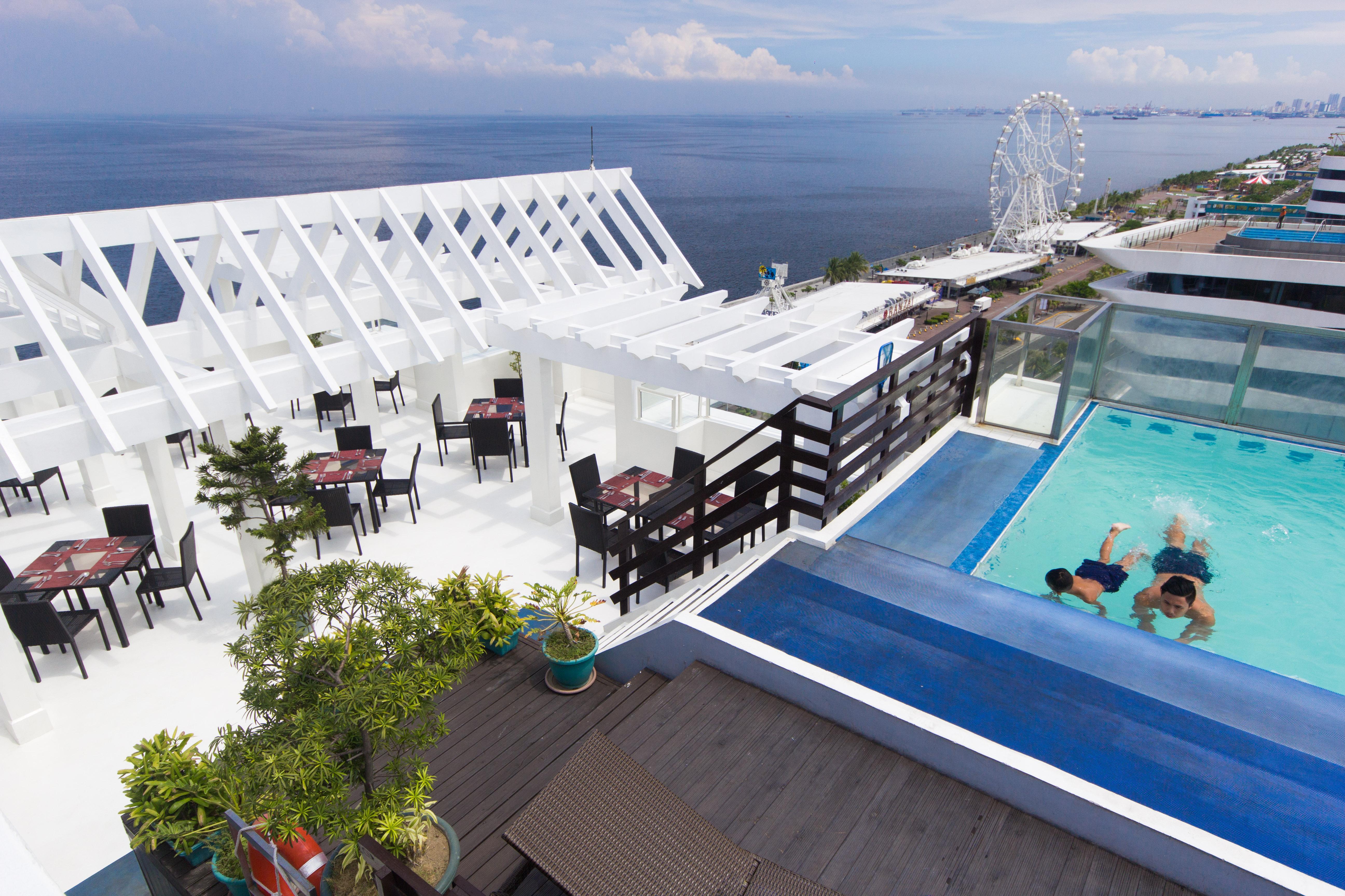 Microtel By Wyndham Mall Of Asia Pasay Exteriör bild