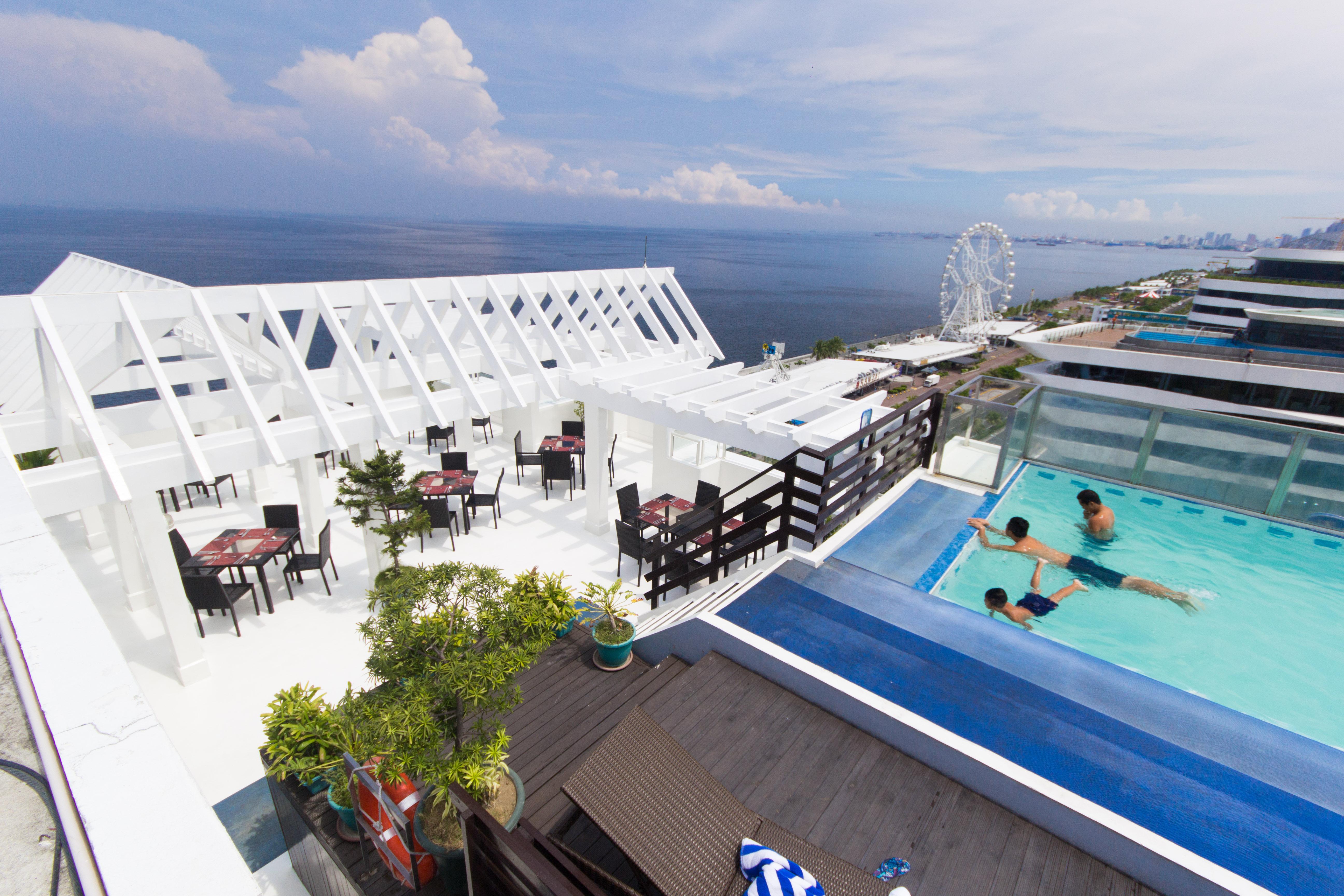 Microtel By Wyndham Mall Of Asia Pasay Exteriör bild