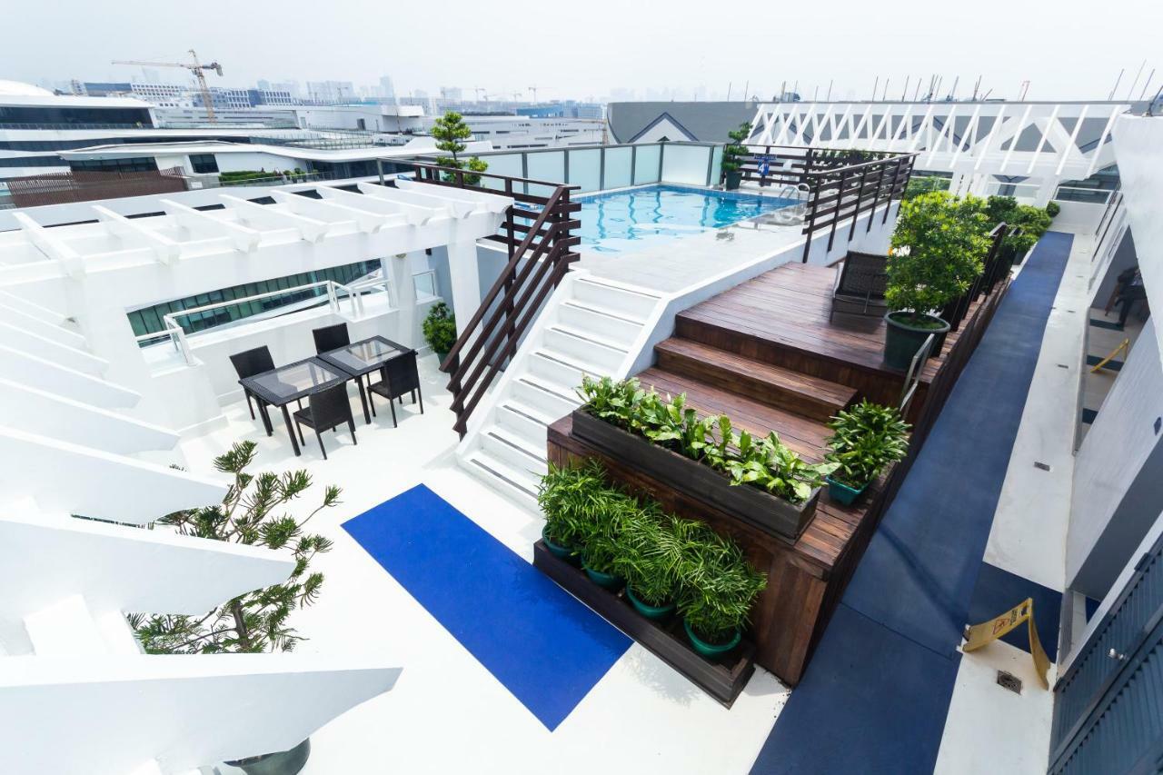 Microtel By Wyndham Mall Of Asia Pasay Exteriör bild